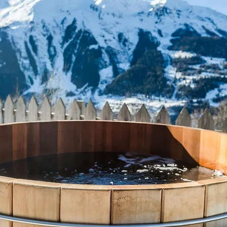 Historic Alpine With Mountain Views * Sainte-Foy-Tarentaise